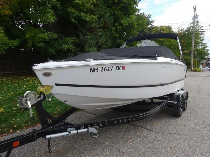 Slide: The Image of Four Winns H2 Sterndrive 2023 - 3