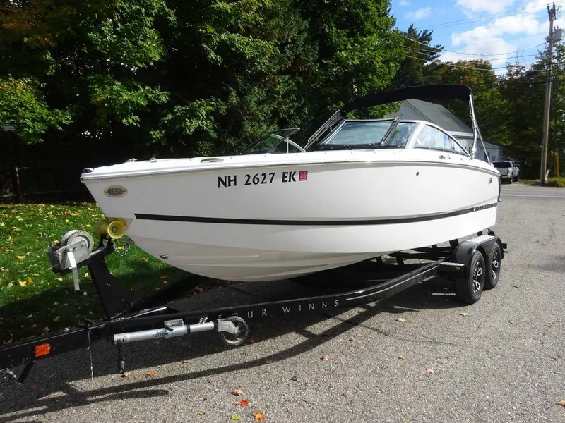 Slide: The Image of Four Winns H2 Sterndrive 2023 - 4