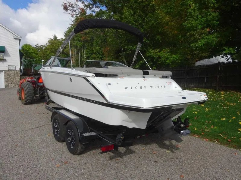 Slide: The Image of Four Winns H2 Sterndrive 2023 - 5