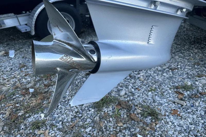 Slide: The Image of Boston Whaler 230 Outrage 2021 - 4