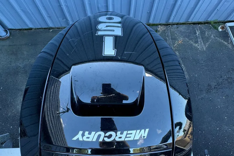 Slide: The Image of Mercury 150 outboard motor on 2022 Bennington Cruiser 230 boat. - 25