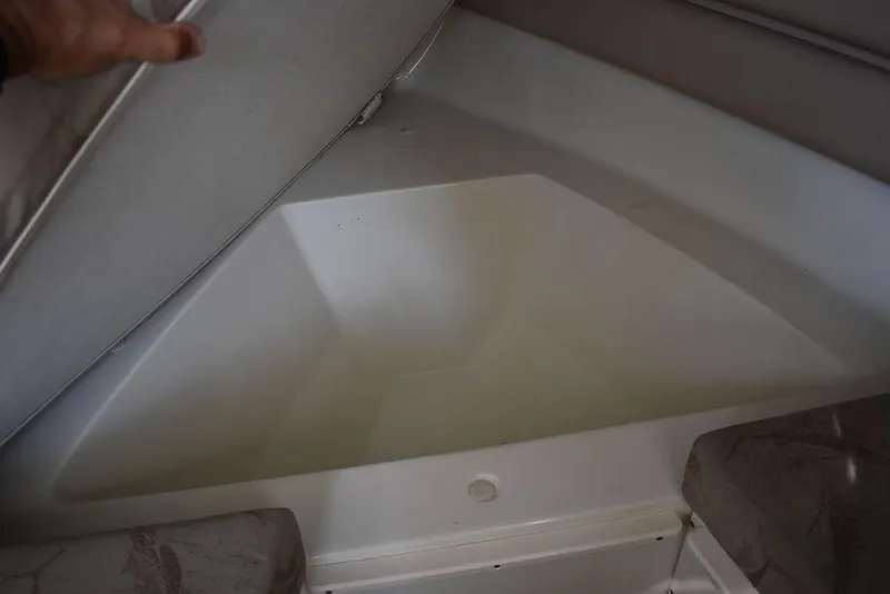 Slide: The Image of Hydra-Sports 2800 WA Vector 2003 - 114