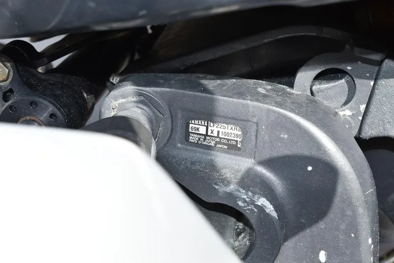 Slide: The Image of Hydra-Sports 2800 WA Vector 2003 - 115