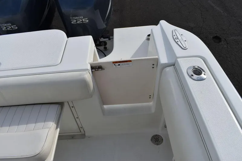 Slide: The Image of Hydra-Sports 2800 WA Vector 2003 boat interior with seating and Yamaha 225 engines. - 26