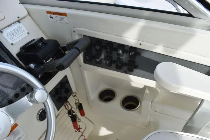 Slide: The Image of Hydra-Sports 2800 WA Vector 2003 - 51