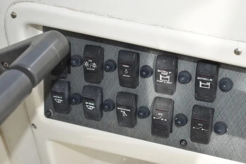 Slide: The Image of Hydra-Sports 2800 WA Vector 2003 - 52