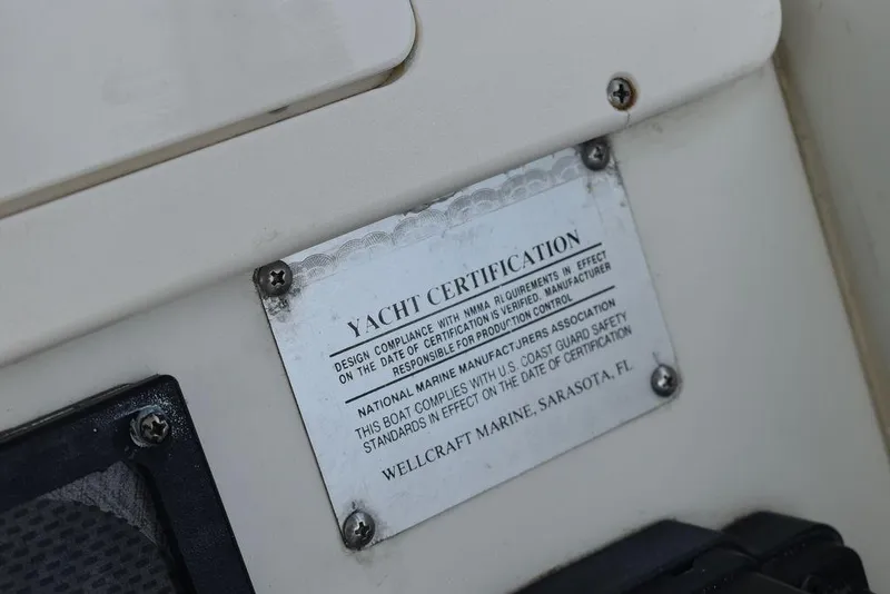 Slide: The Image of Hydra-Sports 2800 WA Vector 2003 - 54