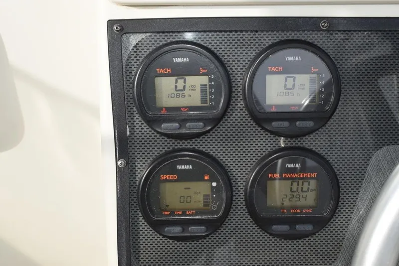 Slide: The Image of Hydra-Sports 2800 WA Vector 2003 - 65