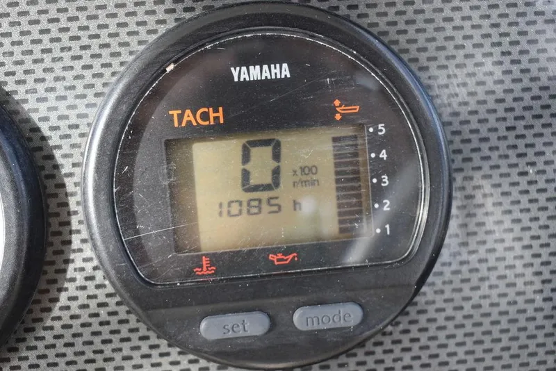 Slide: The Image of Hydra-Sports 2800 WA Vector 2003 - 66