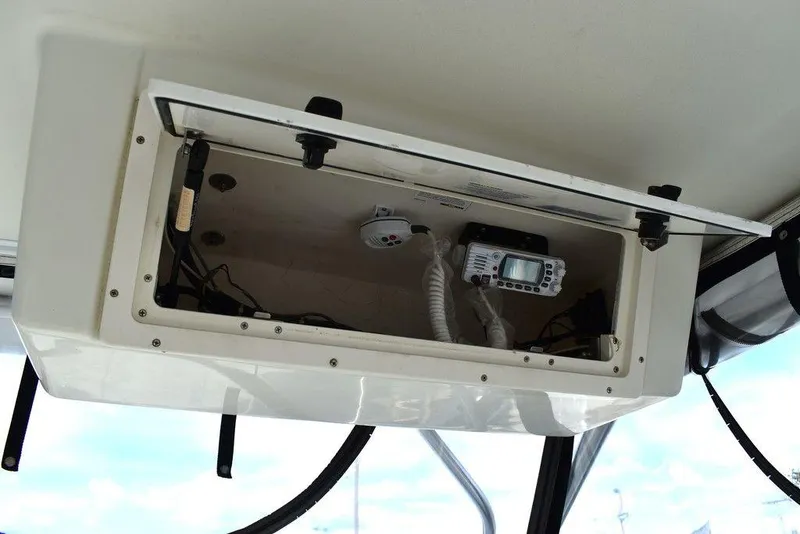 Slide: The Image of Hydra-Sports 2800 WA Vector 2003 - 68