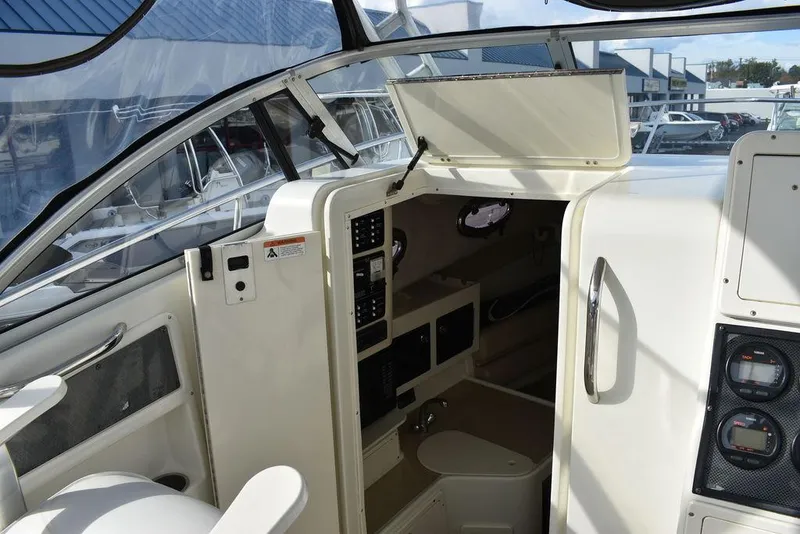 Slide: The Image of Hydra-Sports 2800 WA Vector 2003 - 72