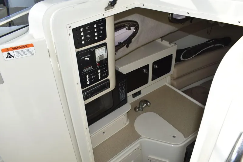 Slide: The Image of Hydra-Sports 2800 WA Vector 2003 - 73