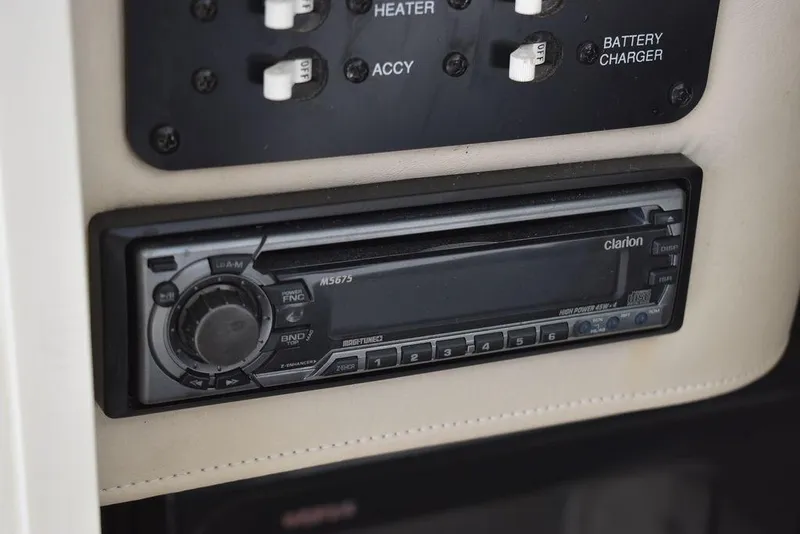 Slide: The Image of Hydra-Sports 2800 WA Vector 2003 - 76