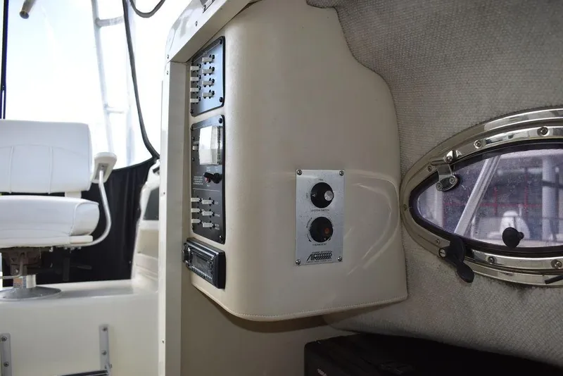 Slide: The Image of Hydra-Sports 2800 WA Vector 2003 - 77