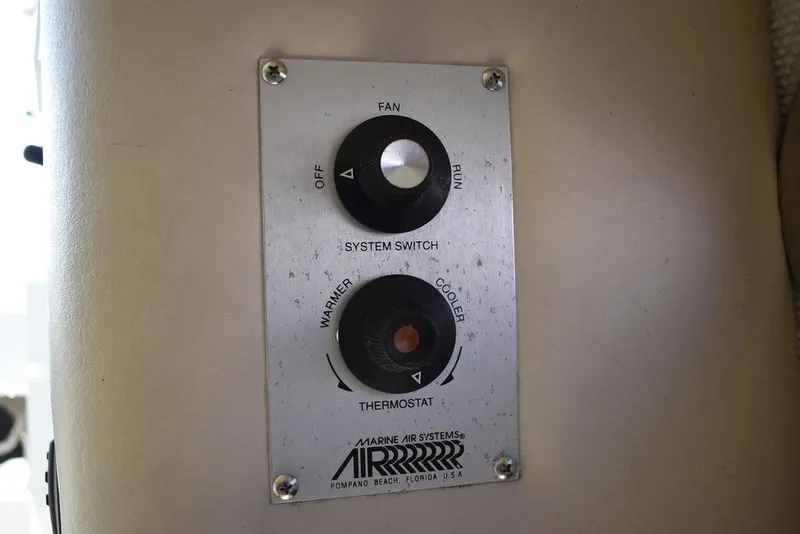 Slide: The Image of Hydra-Sports 2800 WA Vector 2003 - 78