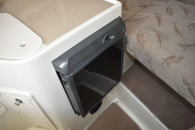 Slide: The Image of Hydra-Sports 2800 WA Vector 2003 - 90