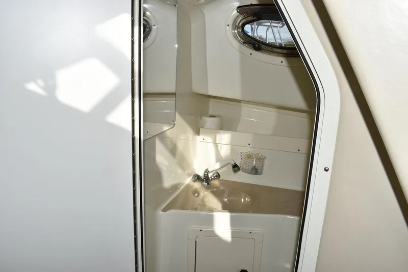 Slide: The Image of Hydra-Sports 2800 WA Vector 2003 - 96