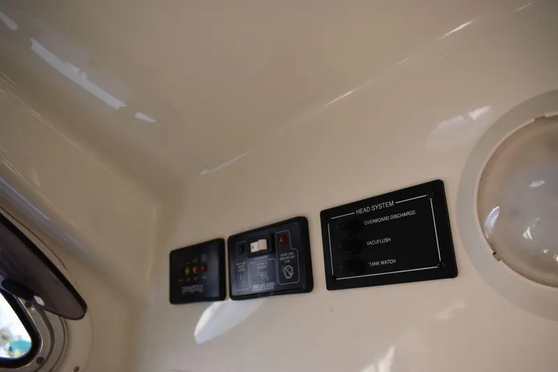 Slide: The Image of Hydra-Sports 2800 WA Vector 2003 - 97