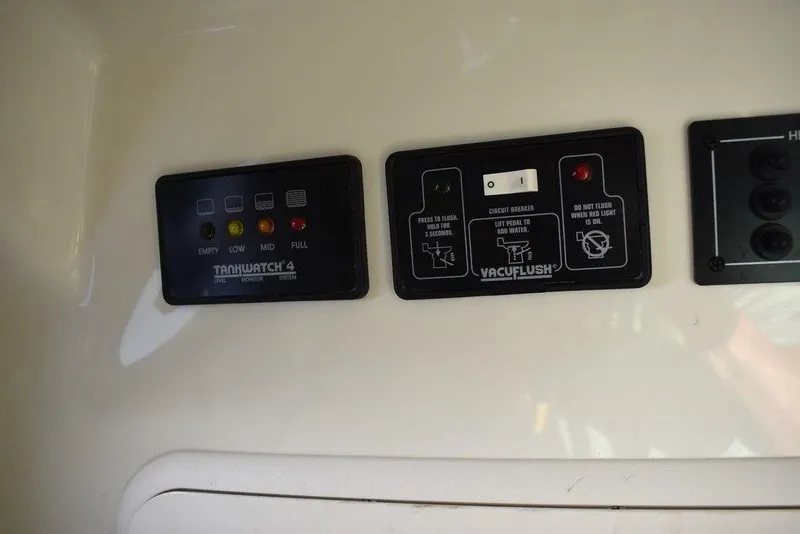 Slide: The Image of Hydra-Sports 2800 WA Vector 2003 - 99