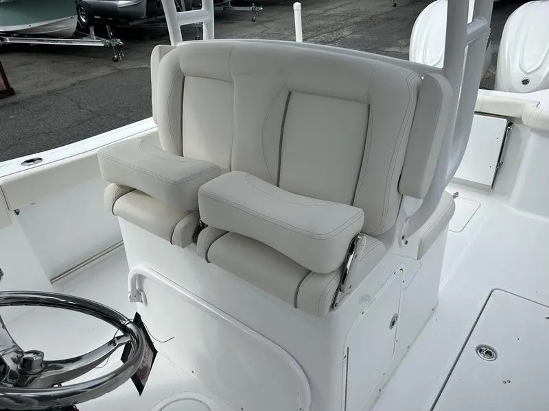 Slide: The Image of Sea Hunt Gamefish 30 Forward Seating 2025 - 6