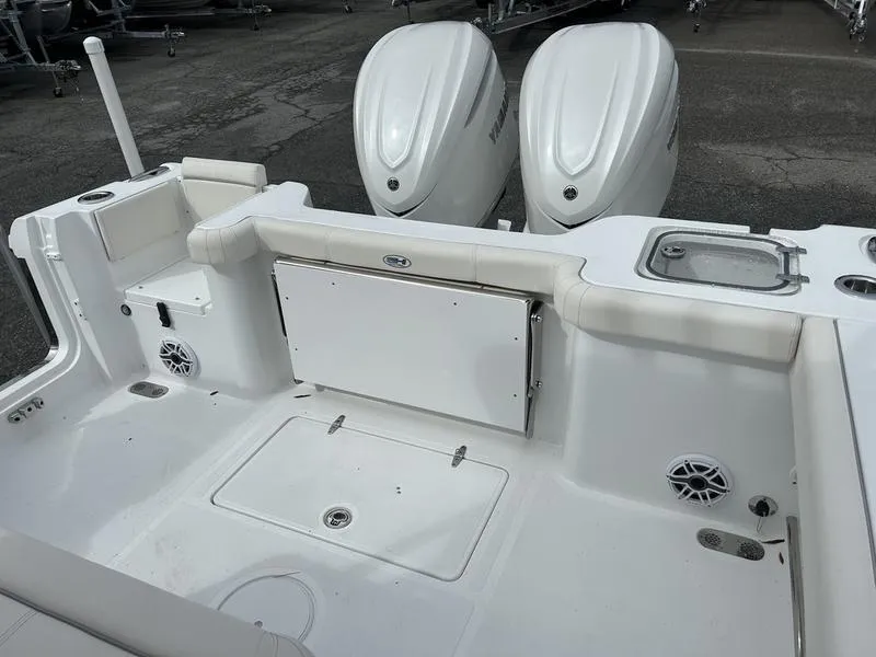 Slide: The Image of Sea Hunt Gamefish 30 Forward Seating 2025 - 7