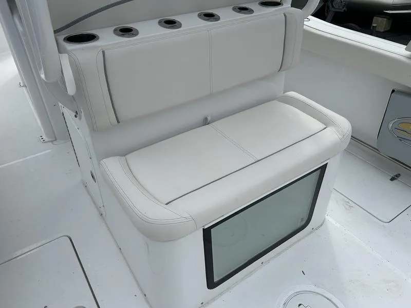 Slide: The Image of Sea Hunt Gamefish 30 Forward Seating 2025 - 8