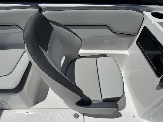 Slide: The Image of Yamaha SX190 2025 - 12