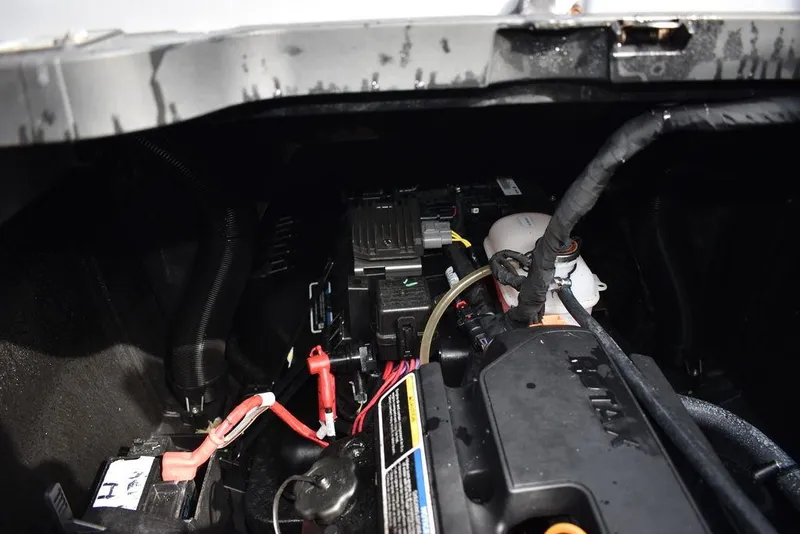 Slide: The Image of Sea-Doo Switch® Cruise 18-230 hp 2023 - 56