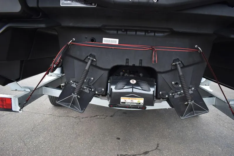 Slide: The Image of Sea-Doo Switch® Cruise 18-230 hp 2023 - 58