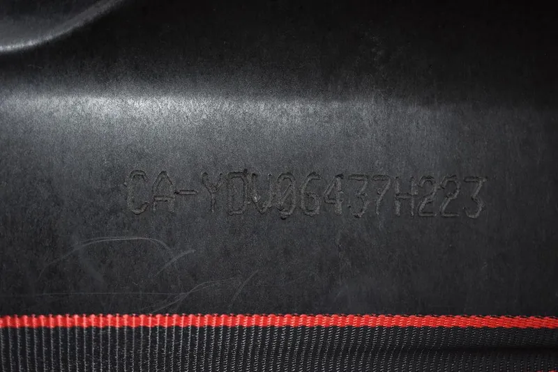 Slide: The Image of Sea-Doo Switch® Cruise 18-230 hp 2023 - 62