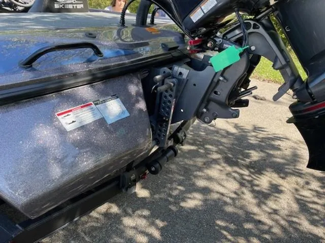 Slide: The Image of Skeeter ZX200 2025 - 3