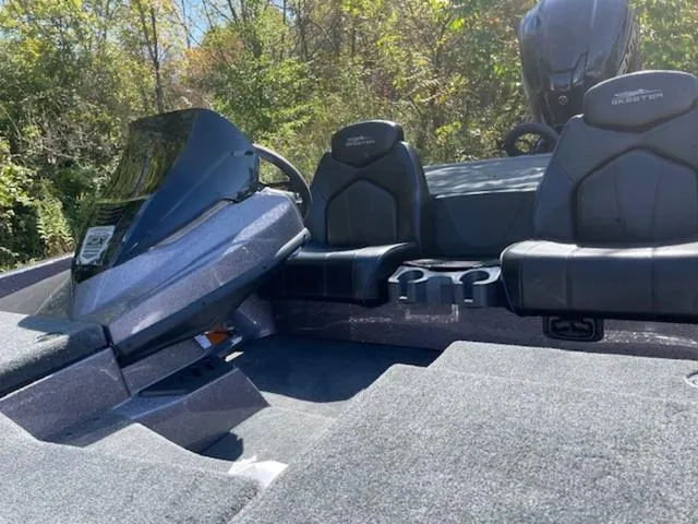 Slide: The Image of Skeeter ZX200 2025 - 5