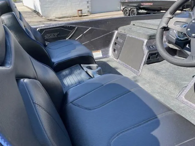 Slide: The Image of Skeeter ZX200 2025 - 9