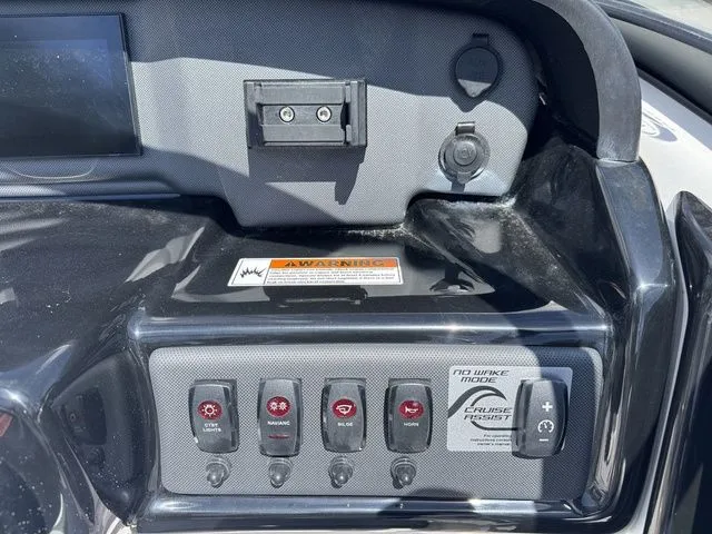 Slide: The Image of Yamaha SX190 2025 - 18