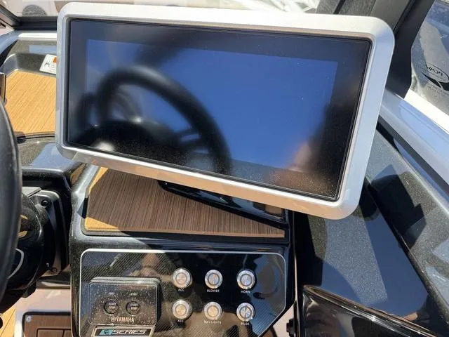 Slide: The Image of Yamaha 222SD 2025 - 16