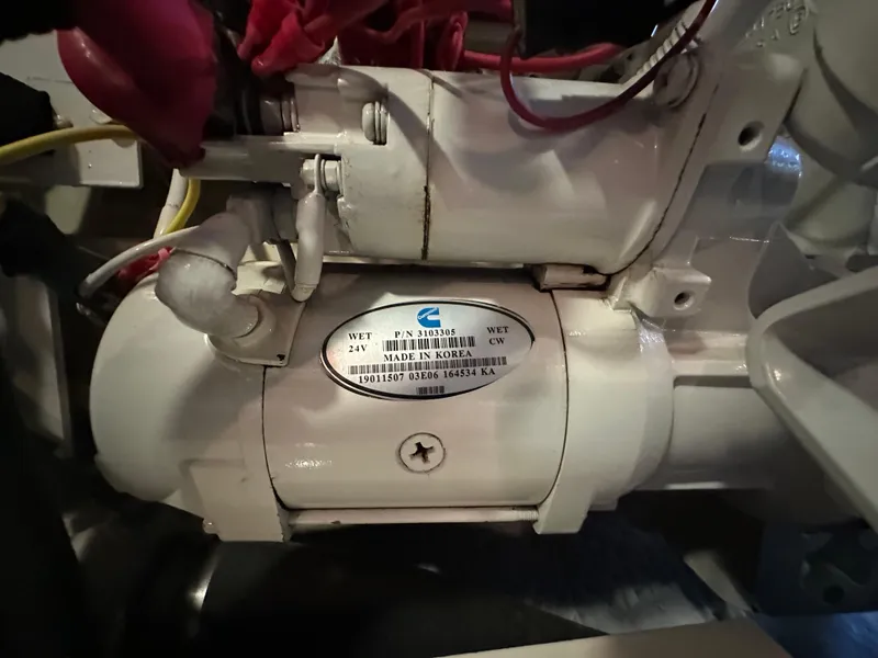 Slide: The Image of Meridian 580 Pilothouse 2004 - 147