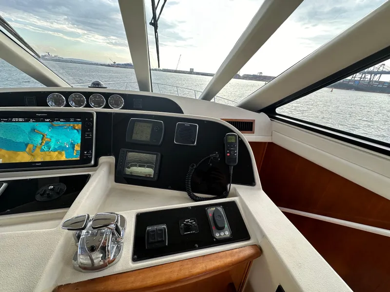 Slide: The Image of Meridian 580 Pilothouse 2004 - 57