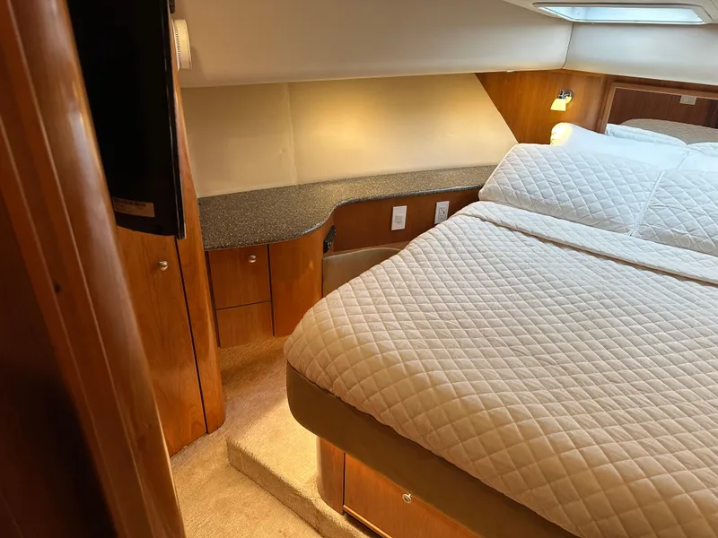 Slide: The Image of Meridian 580 Pilothouse 2004 - 82