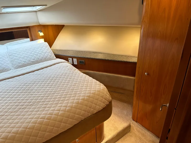 Slide: The Image of Meridian 580 Pilothouse 2004 - 83