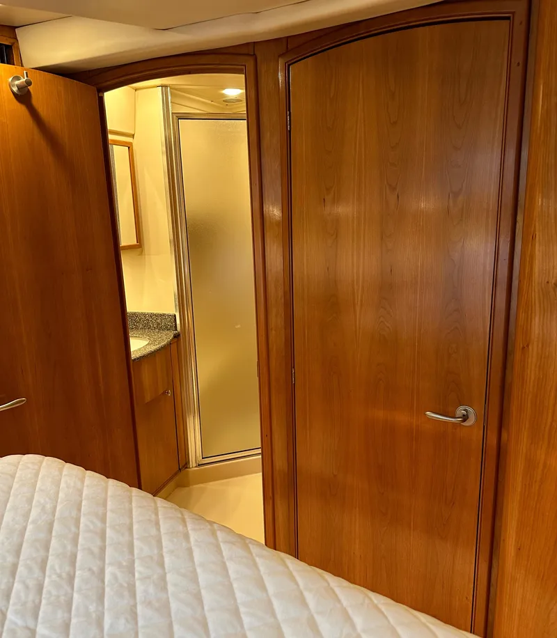 Slide: The Image of Meridian 580 Pilothouse 2004 - 87