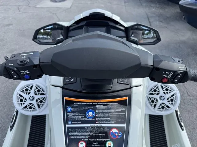 Slide: The Image of Yamaha VX Cruiser HO 2025 - 11