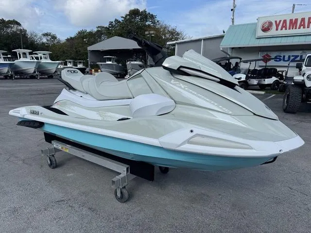 Slide: The Image of Yamaha VX Cruiser HO 2025 - 2