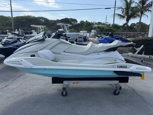 Slide: The Image of Yamaha VX Cruiser HO 2025 - 5