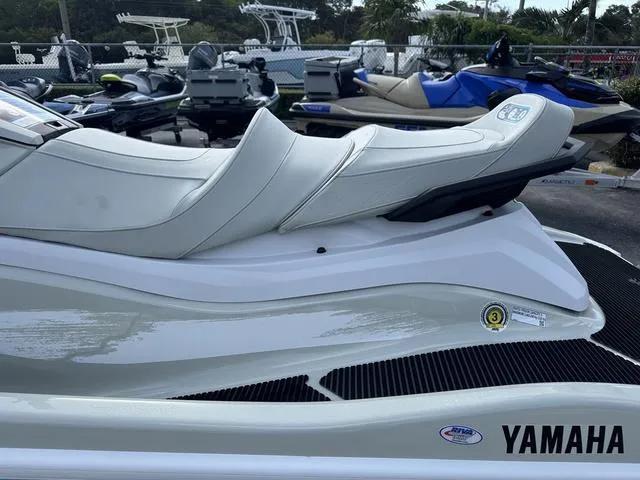 Slide: The Image of Yamaha VX Cruiser HO 2025 - 9