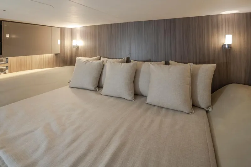 Slide: The Image of Master Stateroom - 23