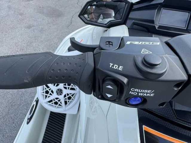 Slide: The Image of Yamaha VX Cruiser HO 2025 - 13