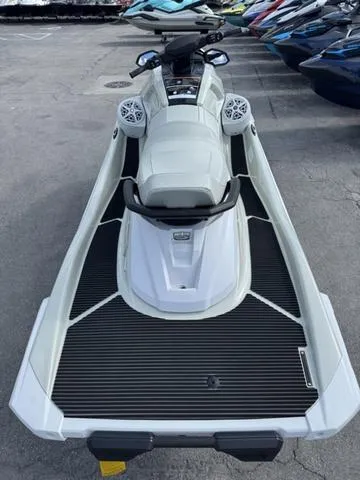 Slide: The Image of Yamaha VX Cruiser HO 2025 - 7