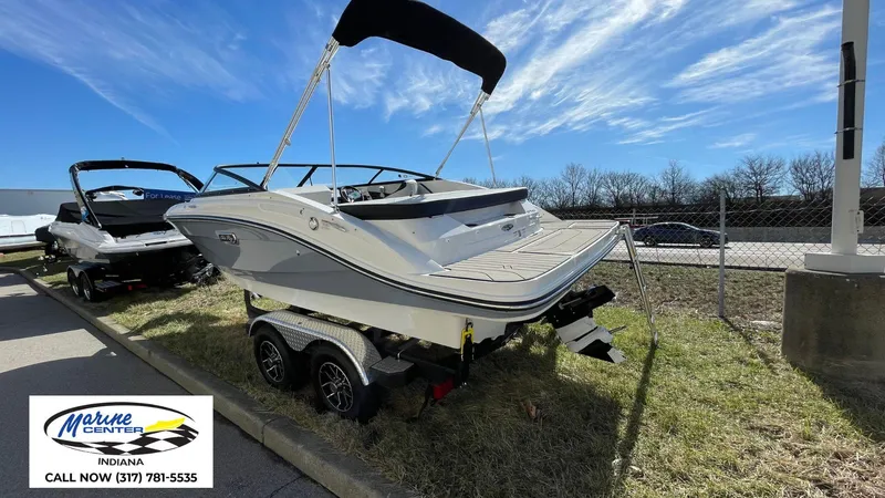 Slide: The Image of Sea Ray SPX 190 2025 - 11