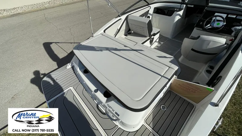 Slide: The Image of Sea Ray SPX 190 2025 - 5