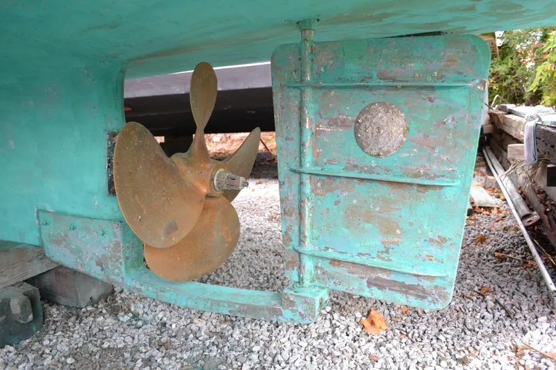 Slide: The Image of Harris Downeast 1986 - 25